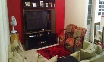 Imagem: 3 dormitórios, 1 banheiros, 2 vagas na