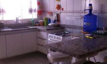 Imagem 6: 2 dormitórios, 1 banheiros, 2 vagas na garagem, 70M² de Área Construída