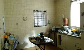 Imagem 6: 3 dormitórios, 1 suítes, 2 banheiro, 5 vagas na garagem, 194M² de Área Construída