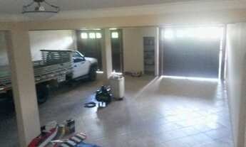 Imagem 6: 3 dormitórios, 3 banheiro, 8 vagas na garagem, 300M² de Área Construída