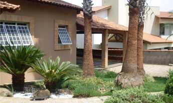 Imagem 2: 3 dormitórios, 1 suítes, 3 banheiro, 4 vagas na garagem, 450M² de Área Construída