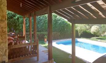 Imagem: 3 dormitórios, 3 suíte, 5 banheiro, 4