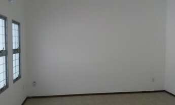 Imagem 2: 3 dormitórios, 1 suítes, 2 banheiro, 2 vagas na garagem, 120M² de Área Construída