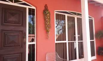 Imagem 2: 4 dormitórios, 1 suítes, 3 banheiro, 2 vagas na garagem, 177M² de Área Construída