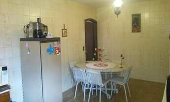 Imagem 6: 4 dormitórios, 1 suítes, 3 banheiro, 2 vagas na garagem, 177M² de Área Construída