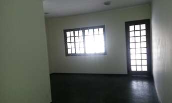 Imagem 3: 3 dormitórios, 1 suítes, 2 banheiro, 2 vagas na garagem, 130M² de Área Construída