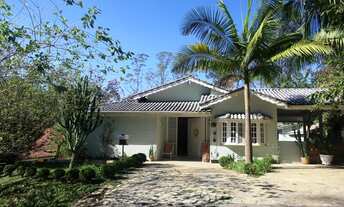 Imagem: Casa em Embu Guaçu, condomínio fechado