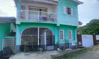 Imagem: Imóvel contendo 3 casas com fundo para