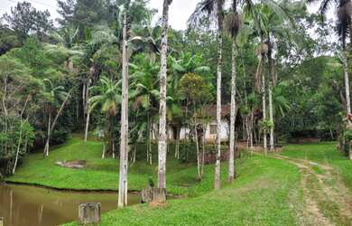 Imagem 4: Sítio em Juquitiba com 4 lagos e nascente