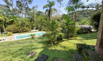 Imagem 5: Sítio em Juquitiba com nascente e lago