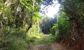 Imagem 3: Terreno em Juquitiba medindo 3.268,00 m² com construção inacabada