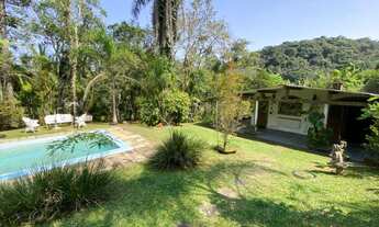 Imagem: Sítio em Juquitiba com nascente e lago