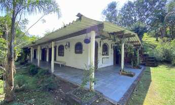 Imagem 2: Sítio em Juquitiba com nascente e lago