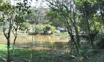 Imagem 5: Chácara em Juquitiba medindo 13.700,00 m² com lago