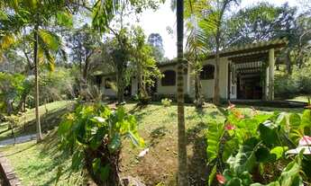 Imagem 3: Sítio em Juquitiba com nascente e lago