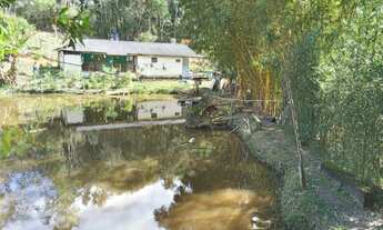 Imagem 3: Chácara em Juquitiba medindo 13.700,00 m² com lago