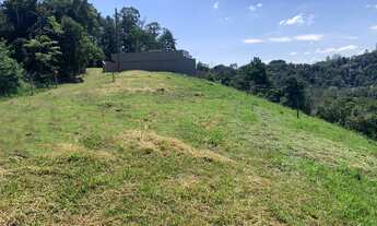 Imagem 1: Terreno medindo 500,00 m² em bairro próximo ao centro de São Lourenço da Serra