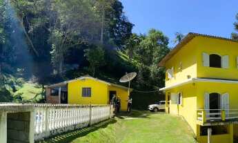 Imagem 4: Chácara em Juquitiba medindo 4.100,00 m² com piscina e lago