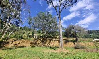 Imagem 7: Terreno em Juquitiba medindo 5.000,00 m² com platô e nascente