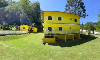 Imagem 7: Chácara em Juquitiba medindo 4.100,00 m² com piscina e lago