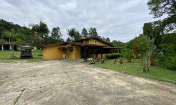 Imagem 5: Chácara em Juquitiba medindo 16.000,00 m² com piscina e 2 lagos