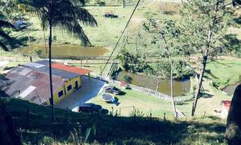 Imagem 3: Sítio em Juquitiba com área de 5,8 alqueires com 4 lagos e piscina