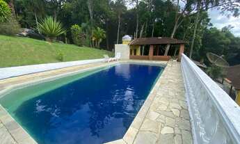 Imagem 2: Excelente chácara em Juquitiba com piscina e lago