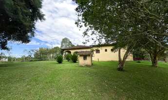 Imagem 2: Sítio em Juquitiba com piscina, lago e nascente