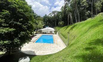 Imagem 5: Venha se encantar com este incrível sítio em Juquitiba, que oferece uma vista panorâmica d