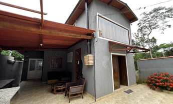 Imagem: Sobrado em Juquitiba com piscina