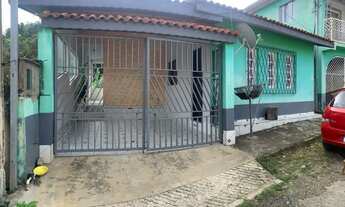 Imagem: Casas no centro de São Lourenço da Serra