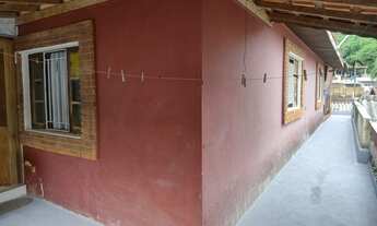 Imagem: Sobrado no centro de São Lourenço da Serra