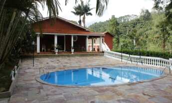 Imagem 2: Chácara em Juquitiba com piscina e lago, excelente localização