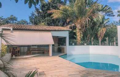 Imagem 4: Mansão em condomínio fechado na Estrada do Cocô, incríveis 5.000m² de terreno, salas ampla