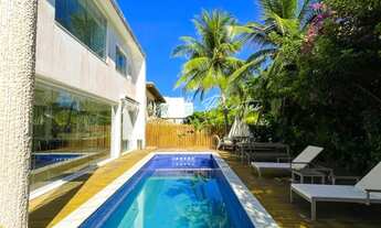 Imagem: O único condomínio de luxo PÉ NA AREIA