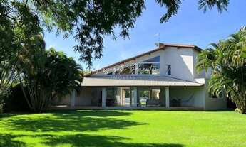 Imagem: Casa à venda em condomínio localizado