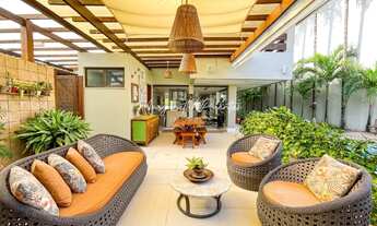 Imagem: Vilas do Atlântico, rua tranquila pracinha