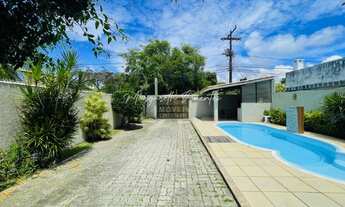 Imagem: TÉRREA COM 400 M2, PISCINA PRIVATIVA