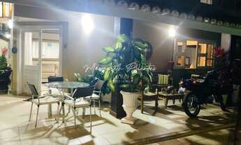 Imagem 2: Casa em Alameda/Rua Fechada, em Vilas do Atlântico, Nascente, 4 Suítes, Piscina e Área Gou