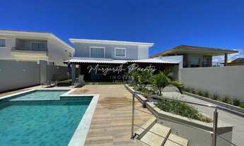 Imagem: Casa reformada, em condomínio com portaria