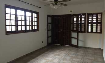 Imagem: Casa com 2 dormitórios (1 suíte) bairro