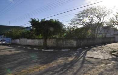 Imagem 2: Terrenos com 297 m2 para venda no Centro de Cananéia/SP