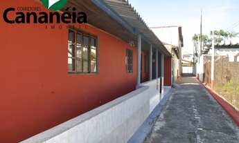 Imagem 2: Casa em viela no Centro Histórico para venda - Cananéia/SP