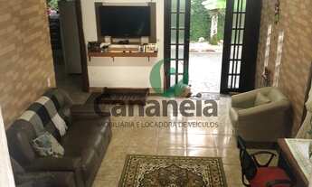 Imagem 2: Casa para venda com 3 dormitórios (1 suíte) em Cananéia - Litoral Sul de SP