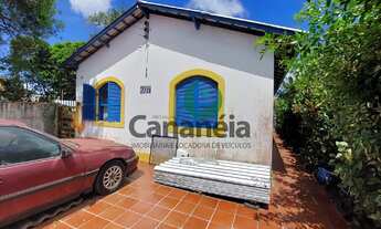 Imagem: Ótima casa em estilo colonial, disponível