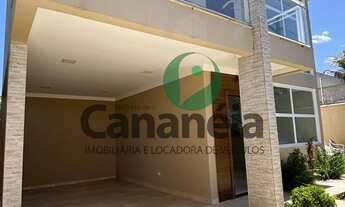 Imagem 2: Maravilhoso e completo sobrado com 3 dormitórios (1 suíte) disponível para venda no Centro