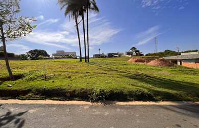 Imagem 3: Lote Nobre no Condomínio Villas do Golfe