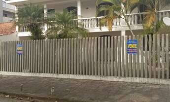 Imagem: 4 dormitórios, 1 suítes, 5 vagas na garagem