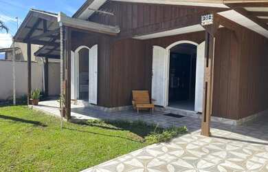 Imagem: 3 dormitórios, 3 vagas na garagem, 200M²