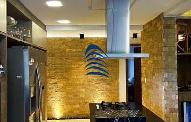 Imagem 2: Casa térrea com 4 suítes em Lauro de Freitas! Closet e banheiro com banheira de hidromas